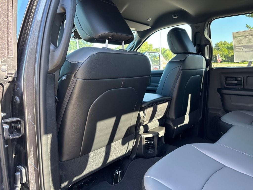 2027 RAM Ram 3500 RAM 3500 TRADESMAN CREW CAB 4X4 8' BOX