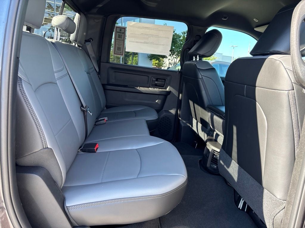2027 RAM Ram 3500 RAM 3500 TRADESMAN CREW CAB 4X4 8' BOX