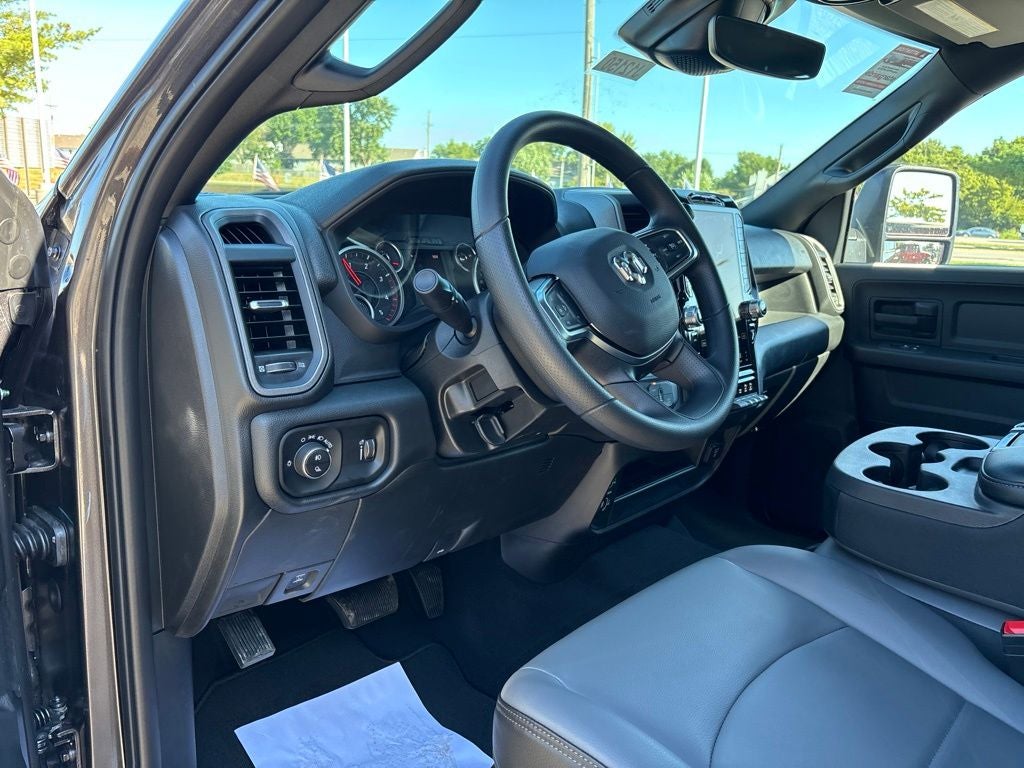 2027 RAM Ram 3500 RAM 3500 TRADESMAN CREW CAB 4X4 8' BOX