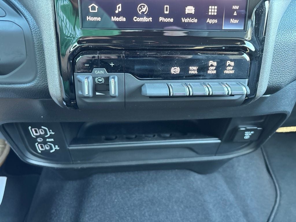 2027 RAM Ram 3500 RAM 3500 TRADESMAN CREW CAB 4X4 8' BOX