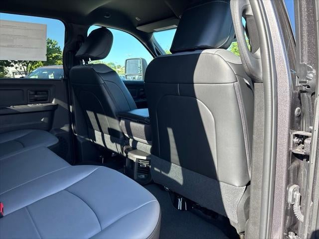 2027 RAM Ram 3500 RAM 3500 TRADESMAN CREW CAB 4X4 8' BOX