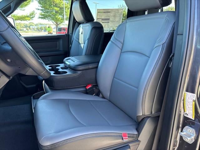 2027 RAM Ram 3500 RAM 3500 TRADESMAN CREW CAB 4X4 8' BOX