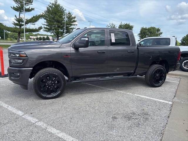 2026 RAM Ram 2500 RAM 2500 BLACK EXPRESS CREW CAB 4X4 6'4' BOX