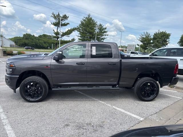 2026 RAM Ram 2500 RAM 2500 BLACK EXPRESS CREW CAB 4X4 6'4' BOX
