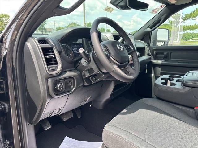 2026 RAM Ram 2500 RAM 2500 BLACK EXPRESS CREW CAB 4X4 6'4' BOX
