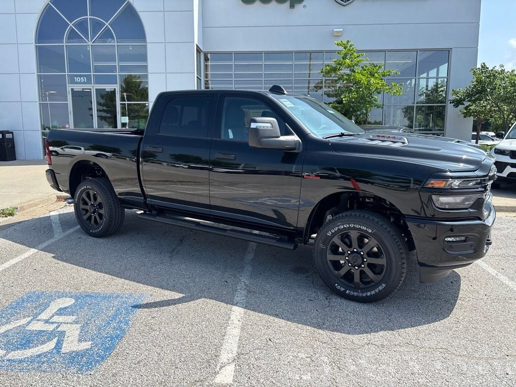 2026 RAM Ram 2500 RAM 2500 BLACK EXPRESS CREW CAB 4X4 6'4' BOX