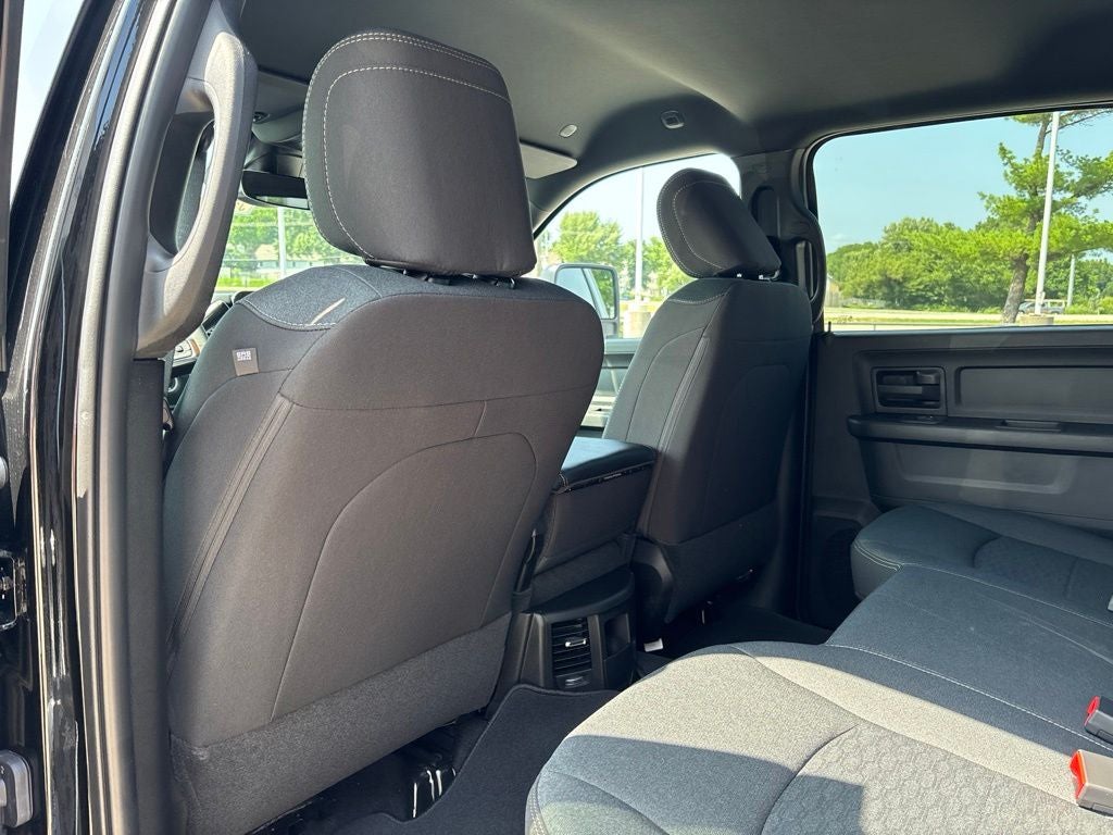 2026 RAM Ram 2500 RAM 2500 BLACK EXPRESS CREW CAB 4X4 6'4' BOX