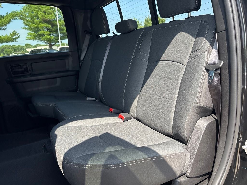 2026 RAM Ram 2500 RAM 2500 BLACK EXPRESS CREW CAB 4X4 6'4' BOX