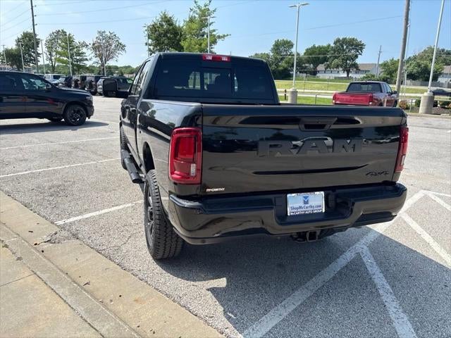 2026 RAM Ram 2500 RAM 2500 BLACK EXPRESS CREW CAB 4X4 6'4' BOX