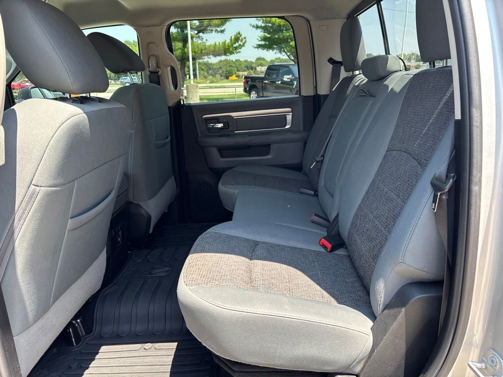 2018 RAM 1500 Big Horn Crew Cab 4x4 5'7' Box