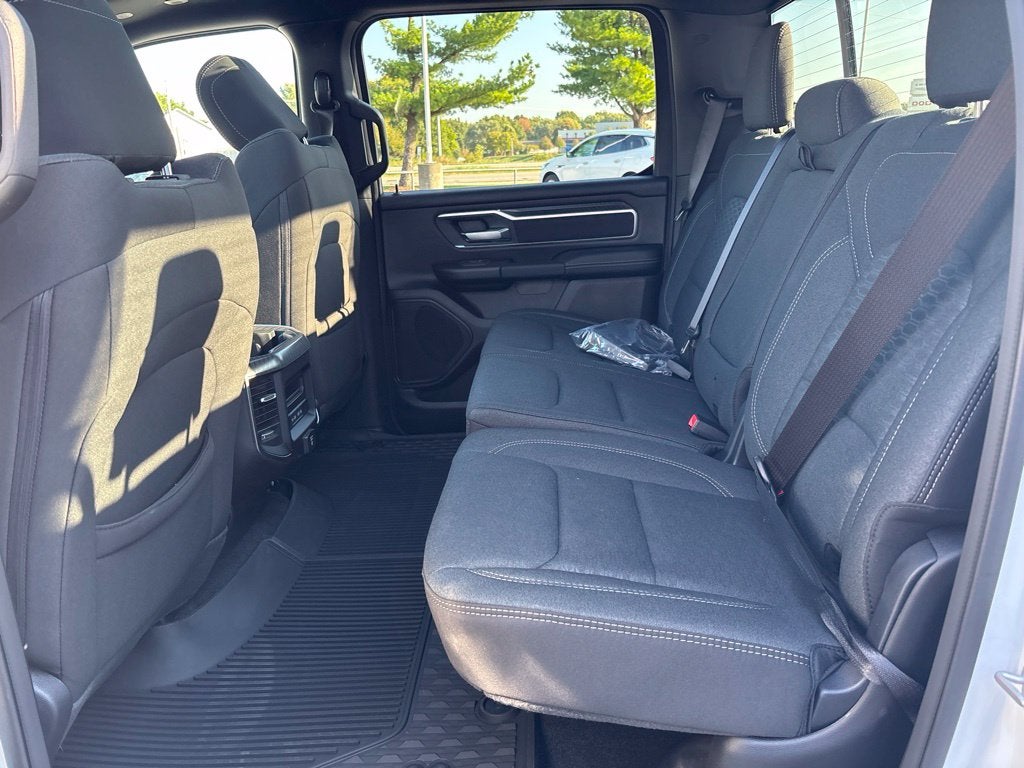 2027 RAM Ram 1500 RAM 1500 BIG HORN CREW CAB 4X4 5'7' BOX