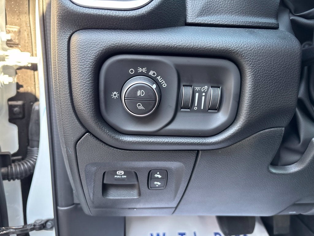 2027 RAM Ram 1500 RAM 1500 BIG HORN CREW CAB 4X4 5'7' BOX