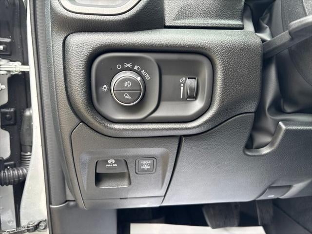 2026 RAM 1500 RAM 1500 WARLOCK CREW CAB 4X4 5'7' BOX