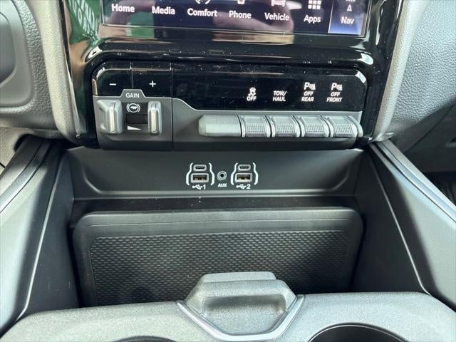 2027 RAM Ram 2500 RAM 2500 BIG HORN CREW CAB 4X4 6'4' BOX