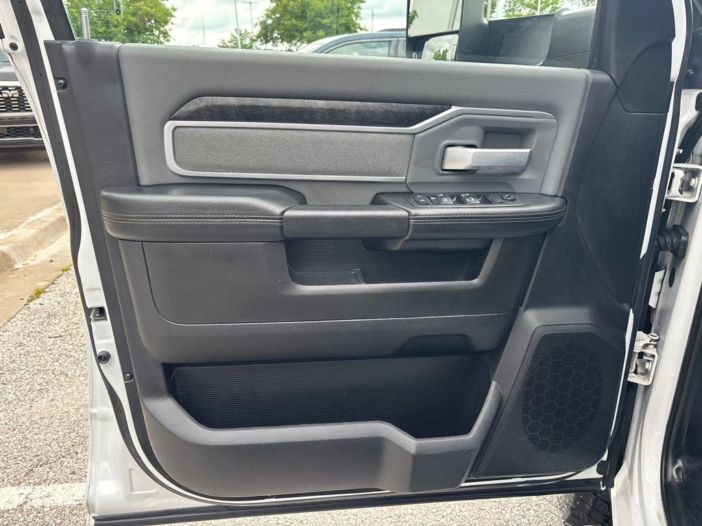 2019 RAM 2500 Big Horn Crew Cab 4x4 8' Box
