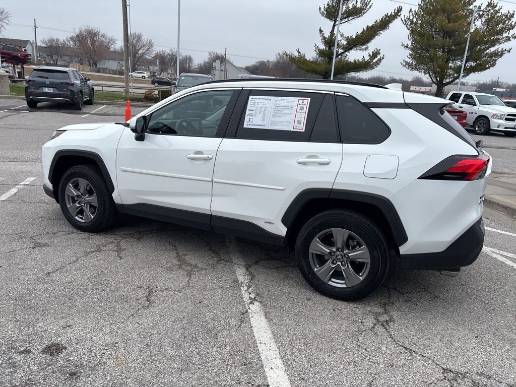 2022 Toyota RAV4 Hybrid XLE