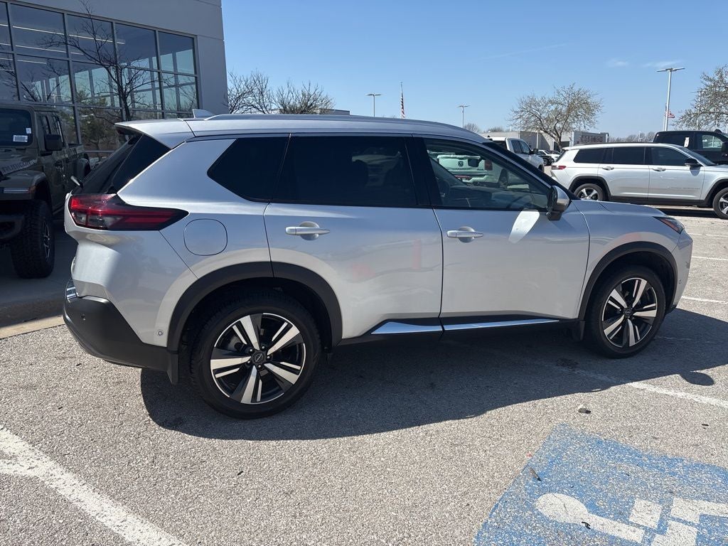 2022 Nissan Rogue SL