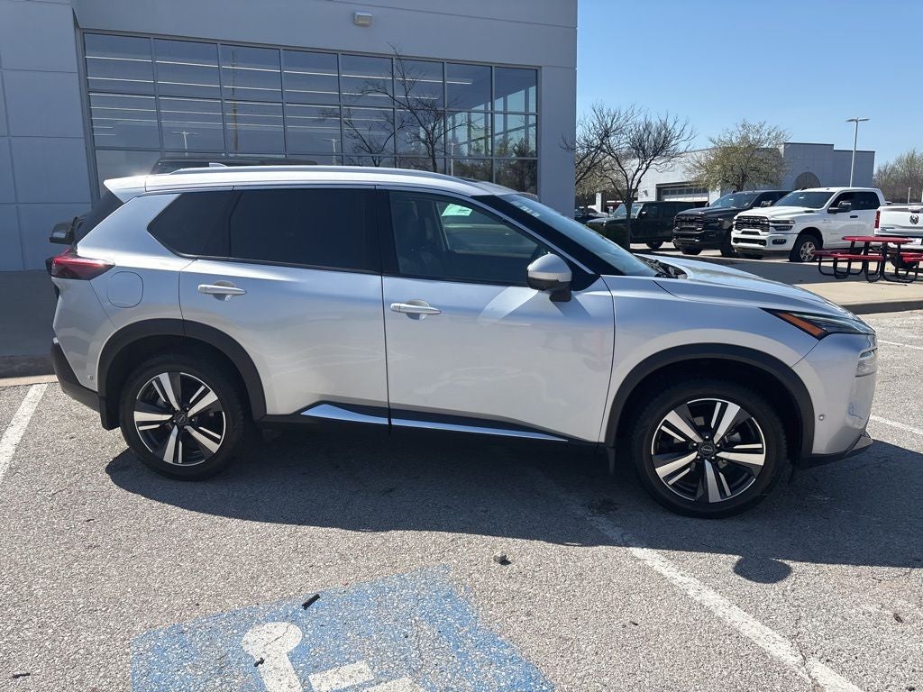 2022 Nissan Rogue SL