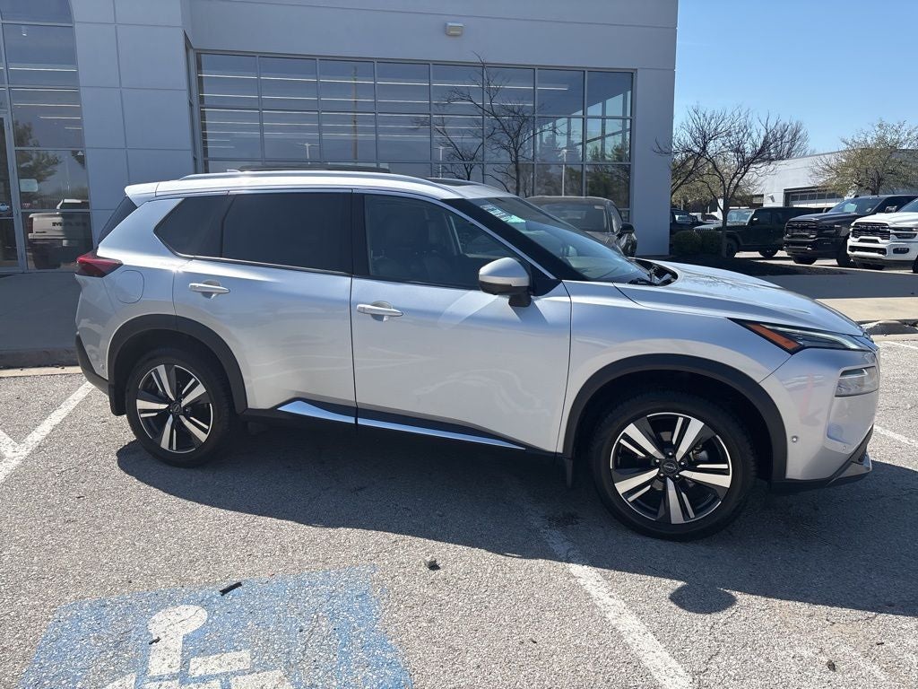 2022 Nissan Rogue SL