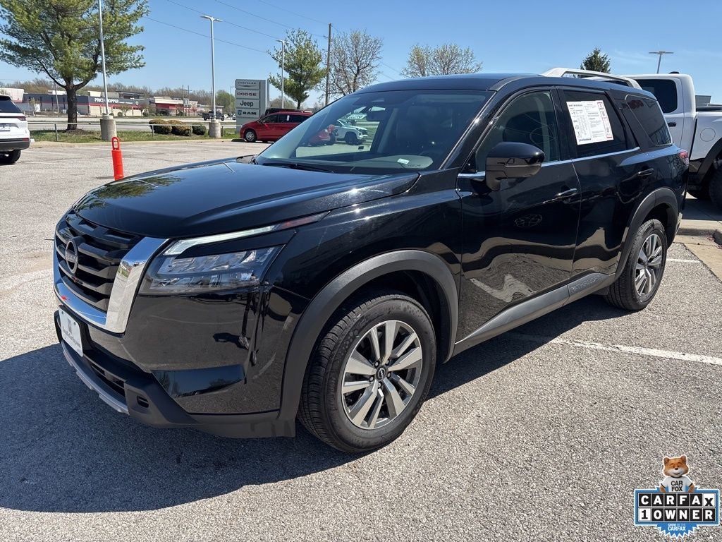 2025 Nissan Pathfinder SL