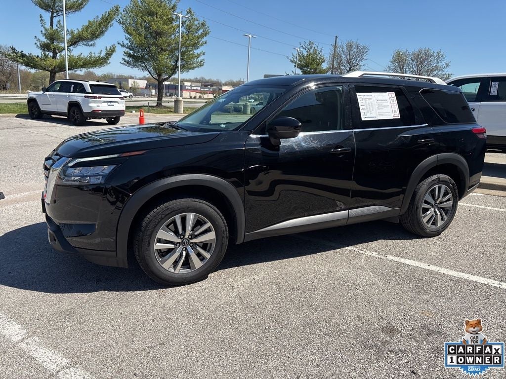 2025 Nissan Pathfinder SL