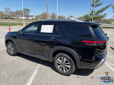 2025 Nissan Pathfinder SL