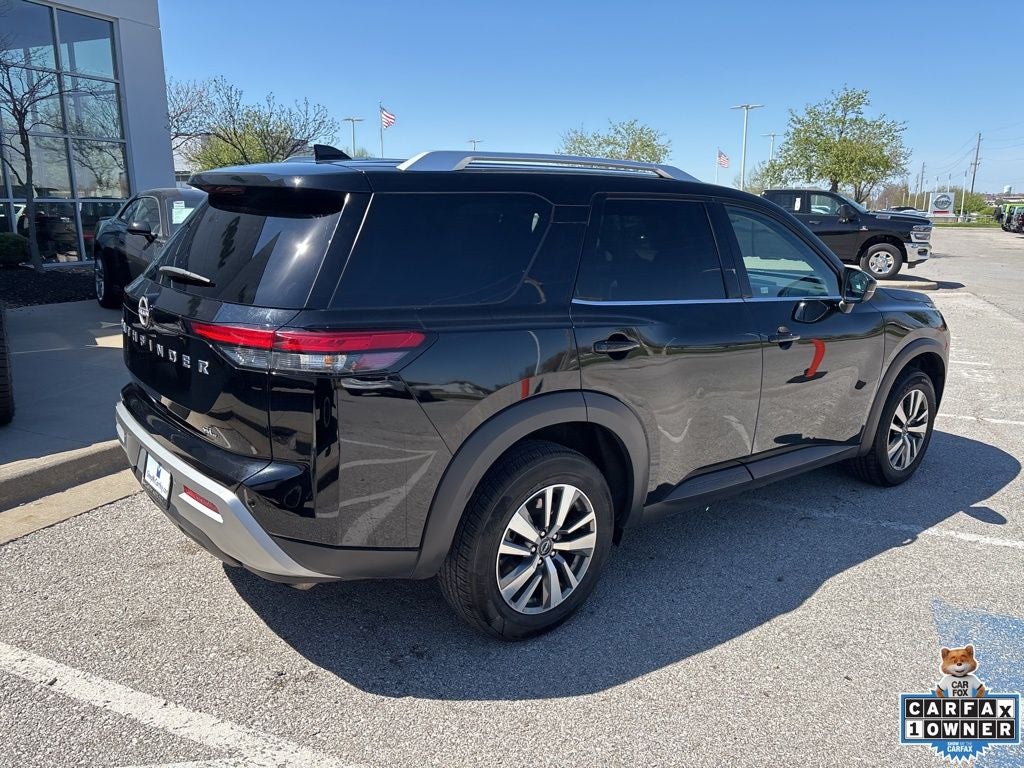 2025 Nissan Pathfinder SL