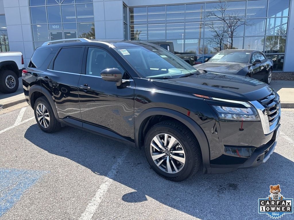 2025 Nissan Pathfinder SL