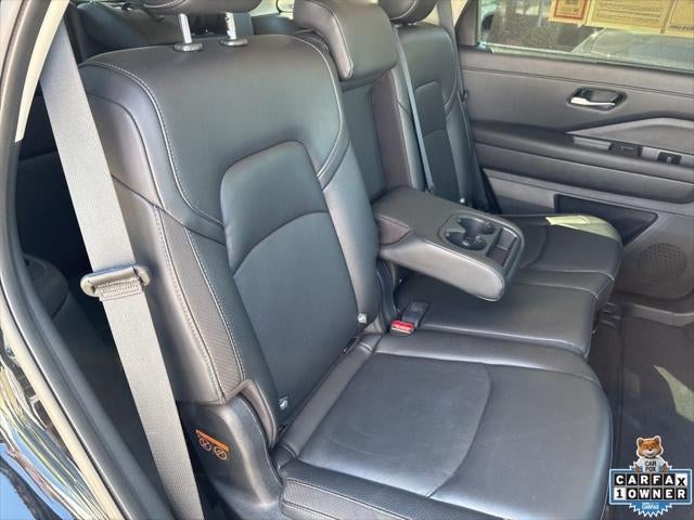 2025 Nissan Pathfinder SL FWD