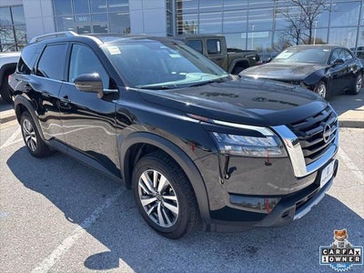2025 Nissan Pathfinder SL FWD