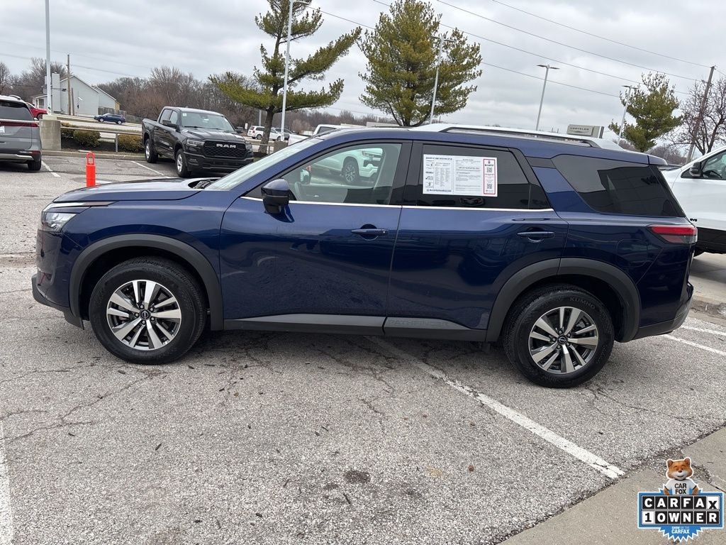 2025 Nissan Pathfinder SL