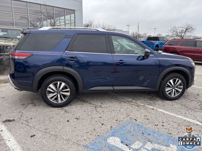 2025 Nissan Pathfinder SL