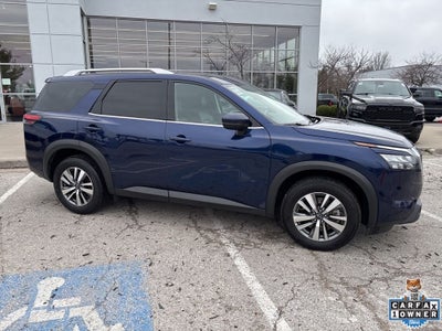 2025 Nissan Pathfinder SL