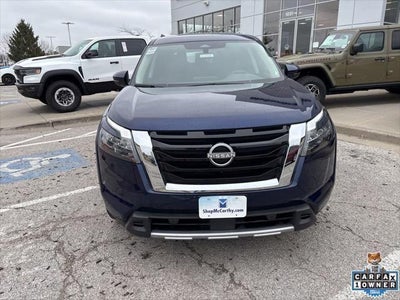 2025 Nissan Pathfinder SL FWD