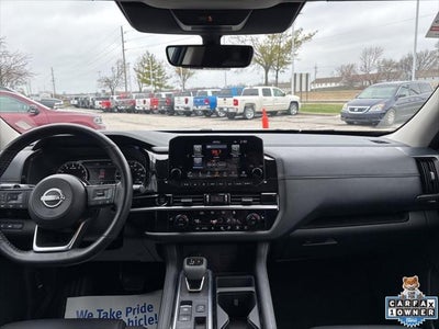 2025 Nissan Pathfinder SL FWD