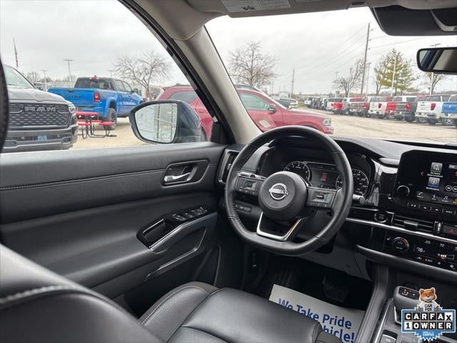 2025 Nissan Pathfinder SL FWD