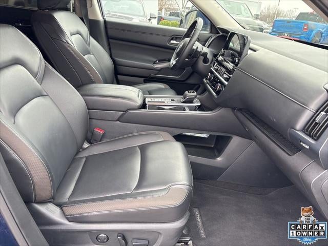 2025 Nissan Pathfinder SL FWD