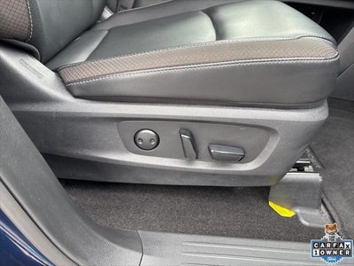 2025 Nissan Pathfinder SL FWD