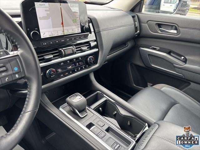 2025 Nissan Pathfinder SL FWD