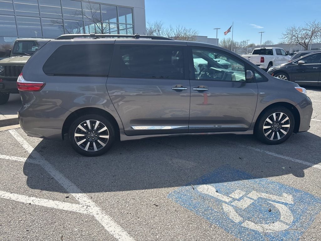2018 Toyota Sienna XLE Premium 7 Passenger