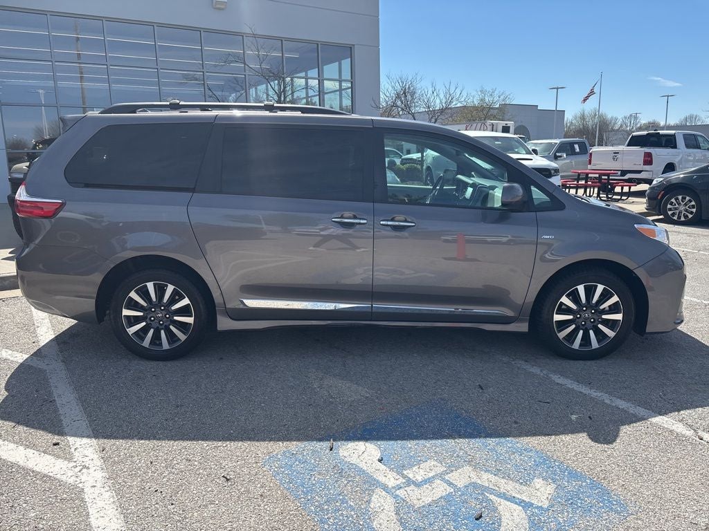 2018 Toyota Sienna XLE Premium 7 Passenger