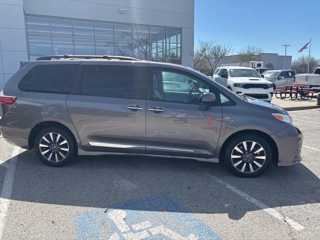 2018 Toyota Sienna XLE Premium 7 Passenger