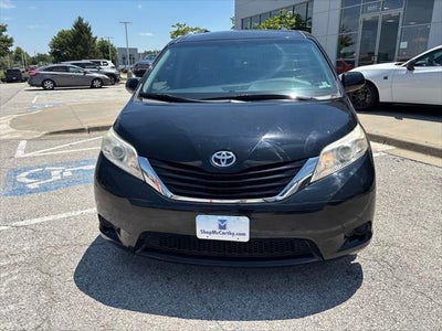 2017 Toyota Sienna LE 8 Passenger
