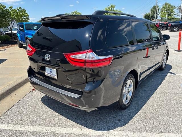 2017 Toyota Sienna LE 8 Passenger
