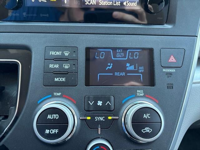 2017 Toyota Sienna LE 8 Passenger