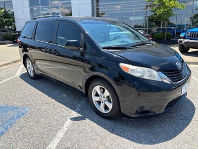 2017 Toyota Sienna LE 8 Passenger