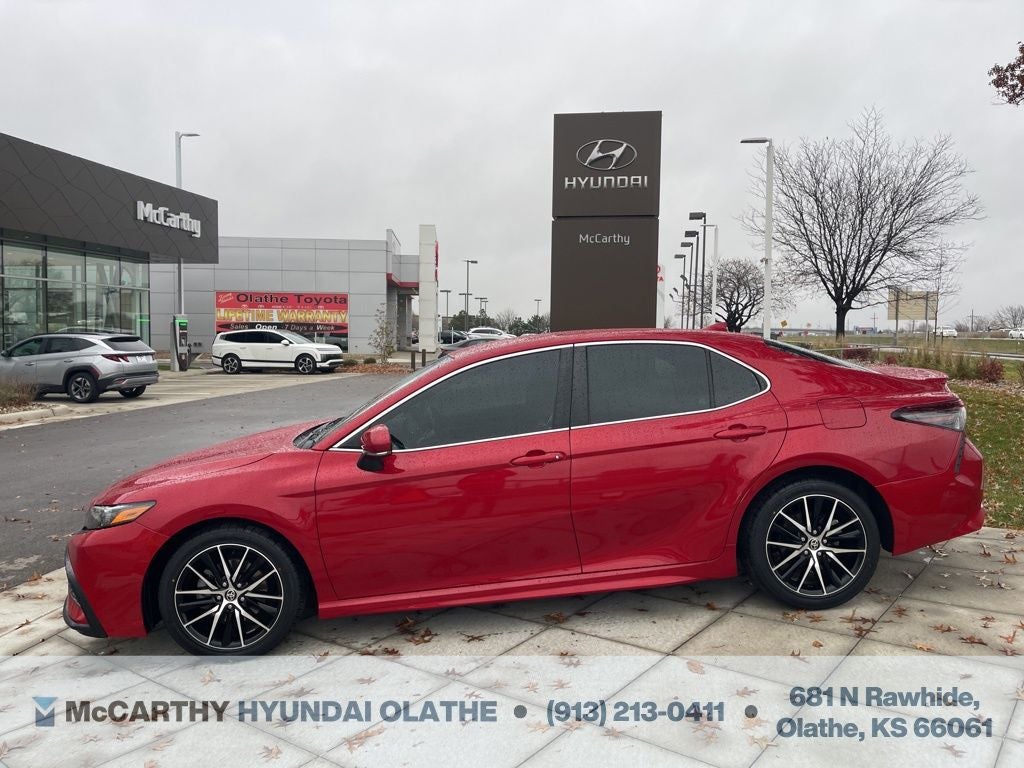 2022 Toyota Camry SE