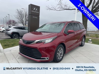 2021 Toyota Sienna XLE 8 Passenger