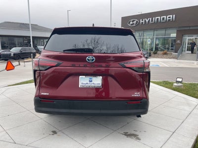 2021 Toyota Sienna XLE 8 Passenger