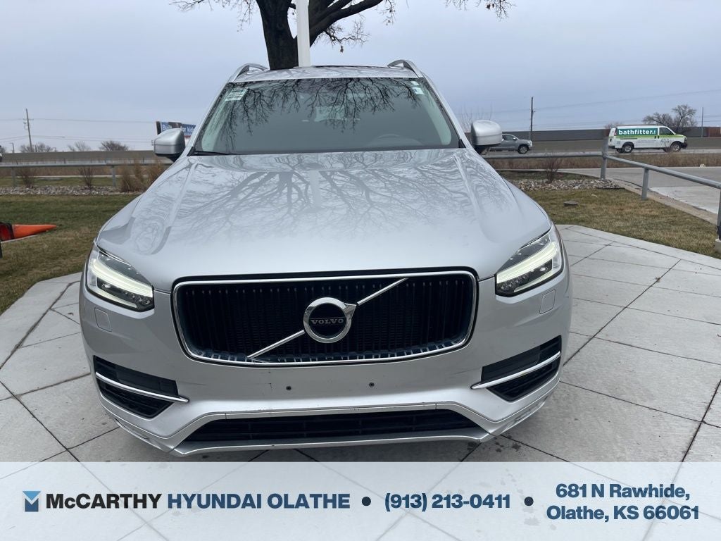 2016 Volvo XC90 T6 Momentum